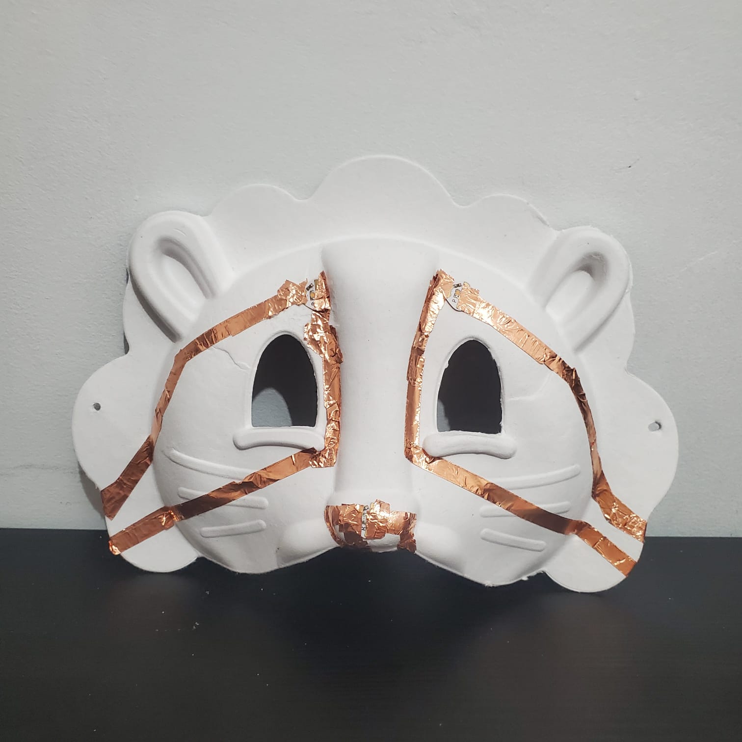 Me trying on the lion mask, it works and flickers.<a href='https://youtube.com/shorts/IeTmZnyeoOw?feature=share' target='_blank'><p>Project Video Link</p></a>